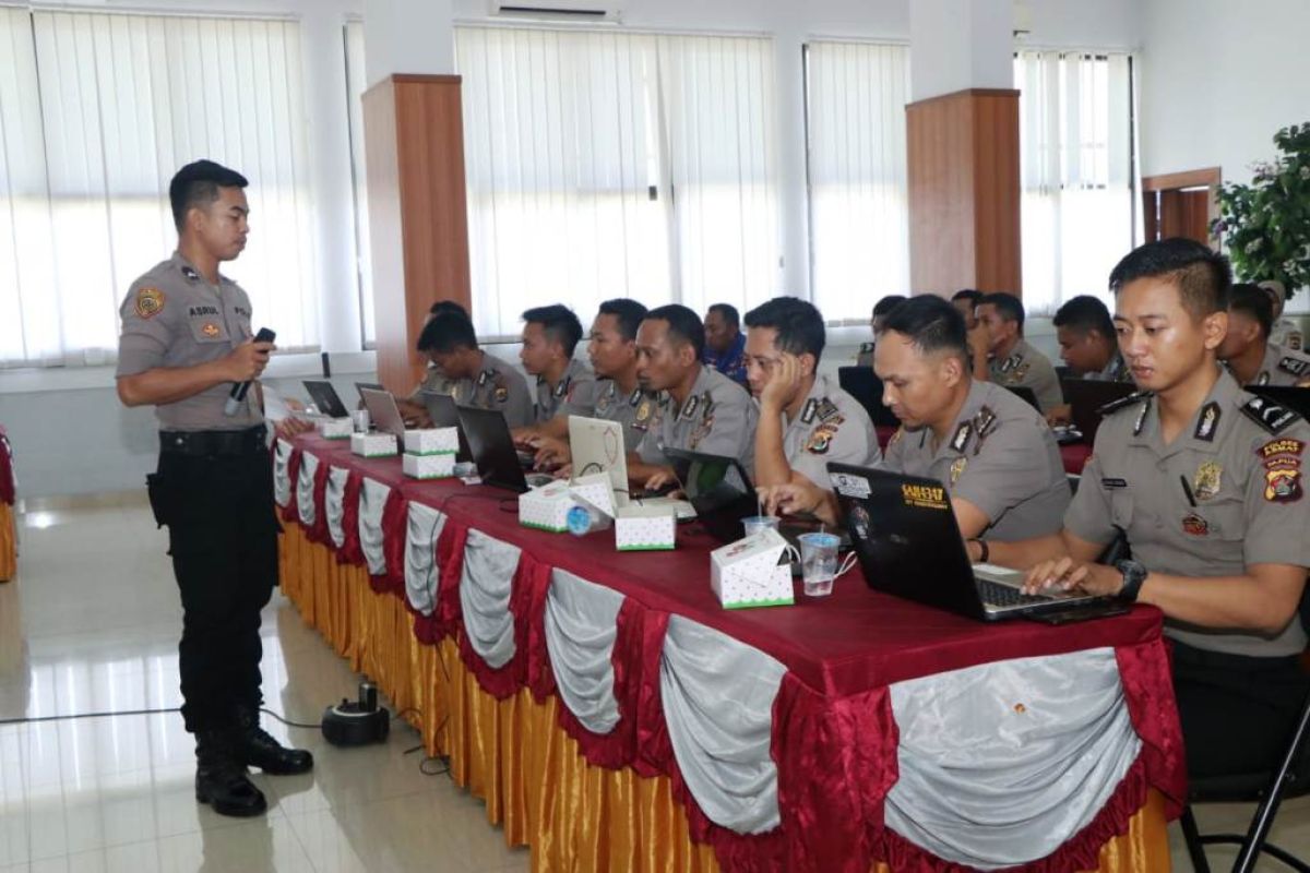 Polda Papua gelar pelatihan operator web panitia penerimaan terpadu