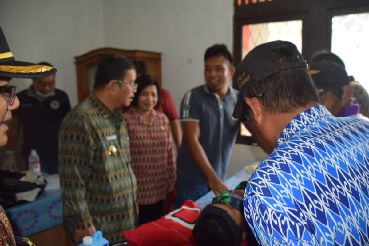 Bupati Sekadau buka pelayanan kesehatan dan sunatan massal gratis