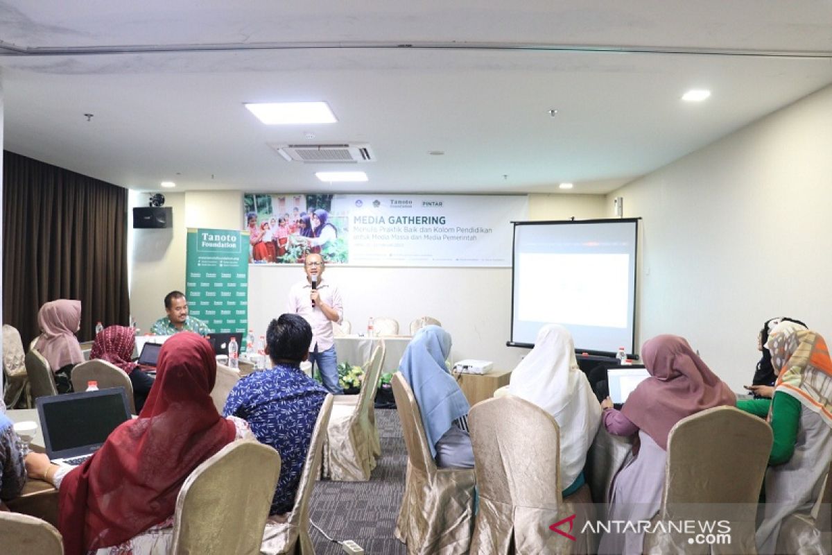 Tanoto Foundation ajak guru tak ragu menulis