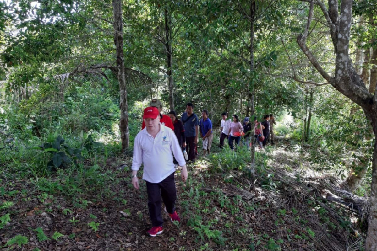 Wabup Palandung survei jalan  Makoa - Pangilolong