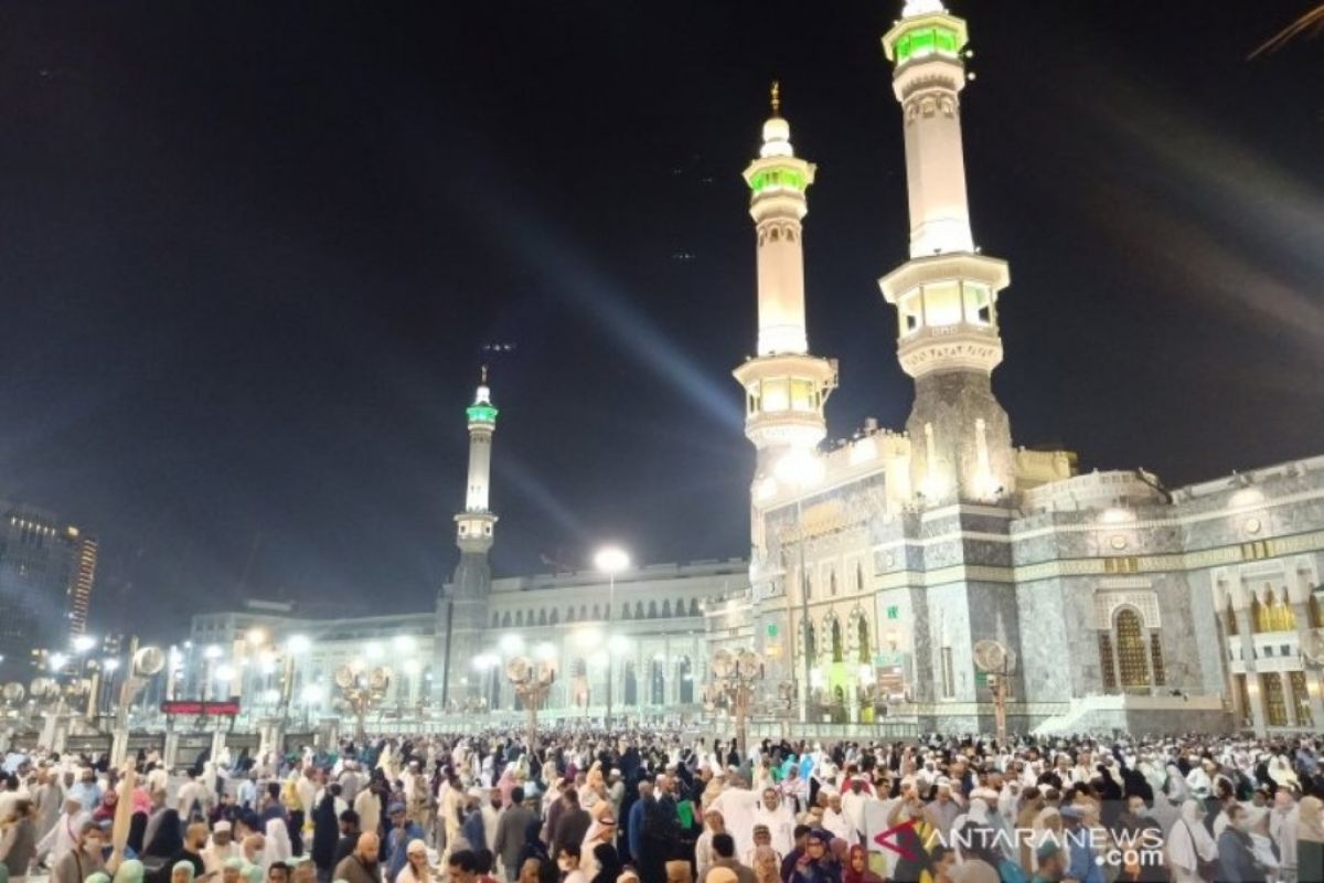 Suasana Mekah pascapenangguhan umrah