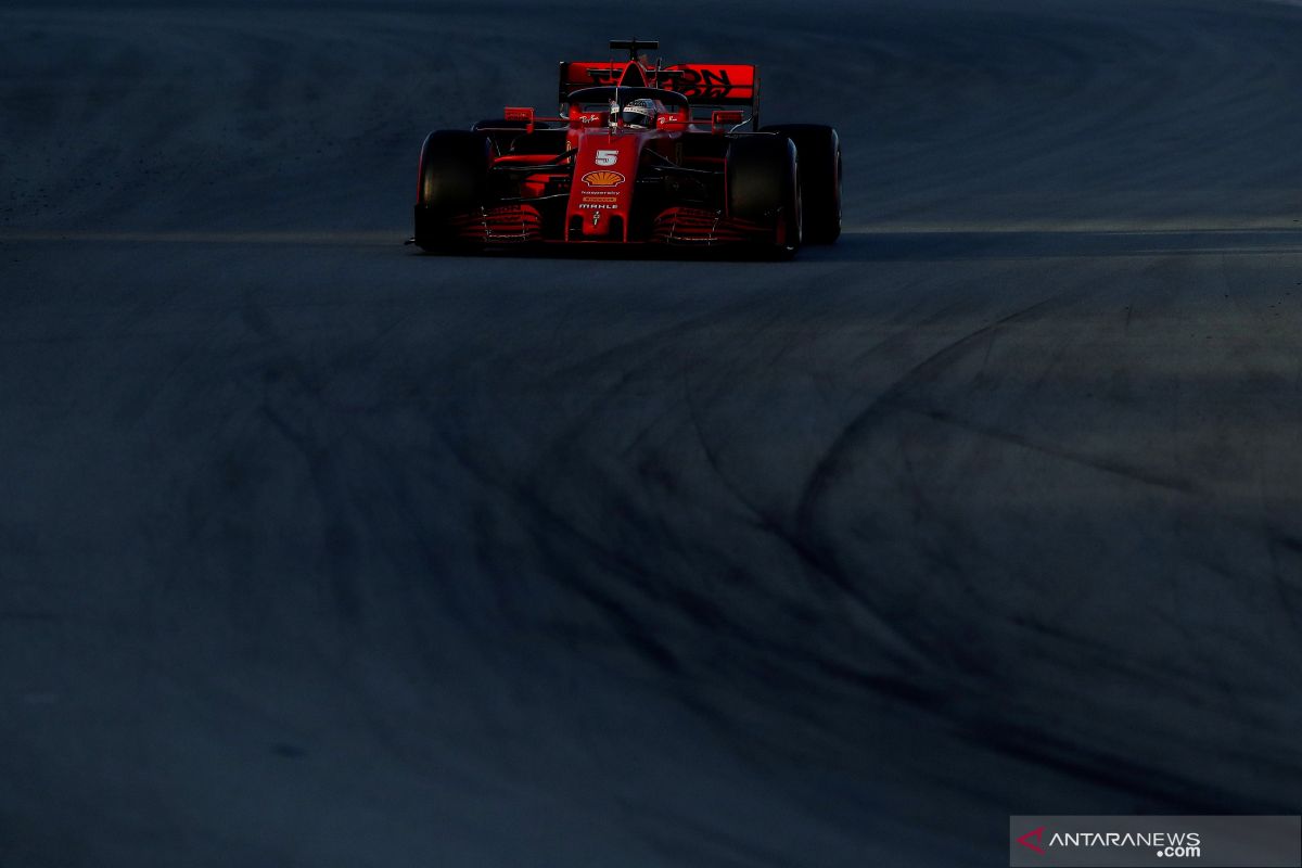 Hari ke-5 tes Barcelona, Vettel dan Ferrari tercepat, Mercedes mogok di trek