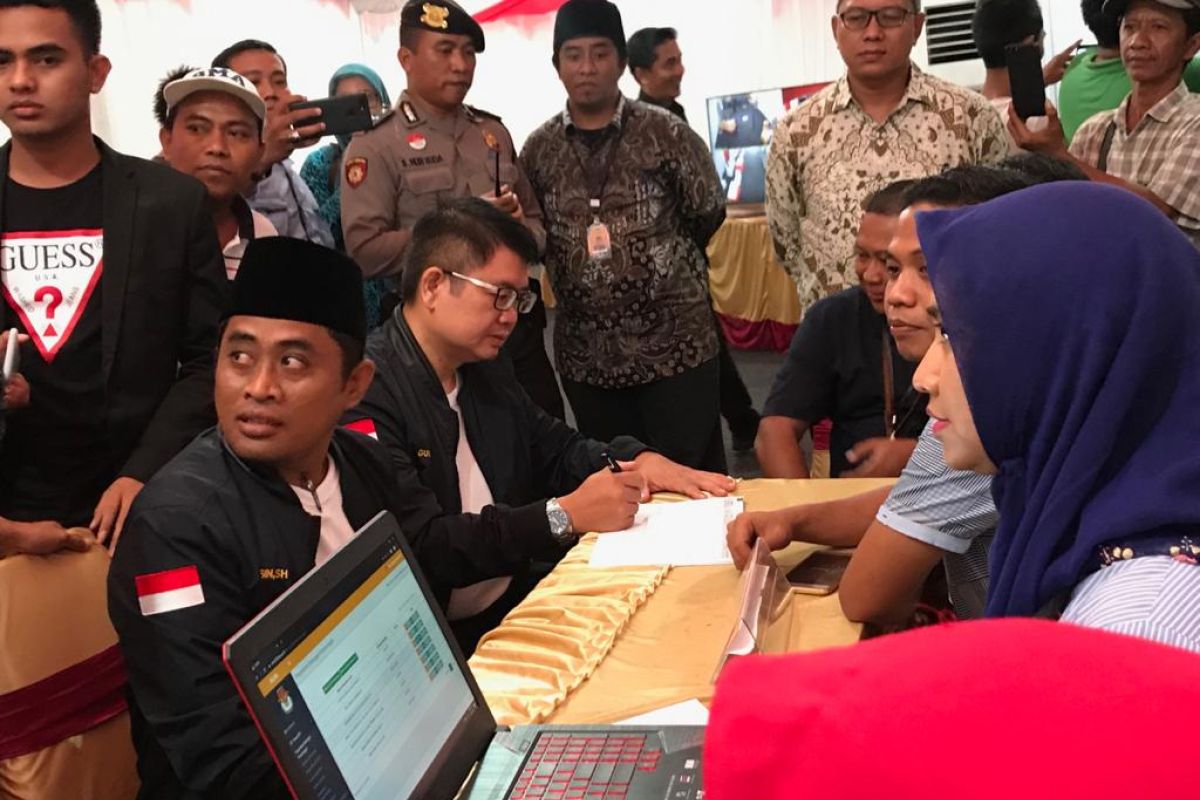 KPU : Pasangan Bacawali Surabaya Yasin-Gunawan masih lalui dua tahap