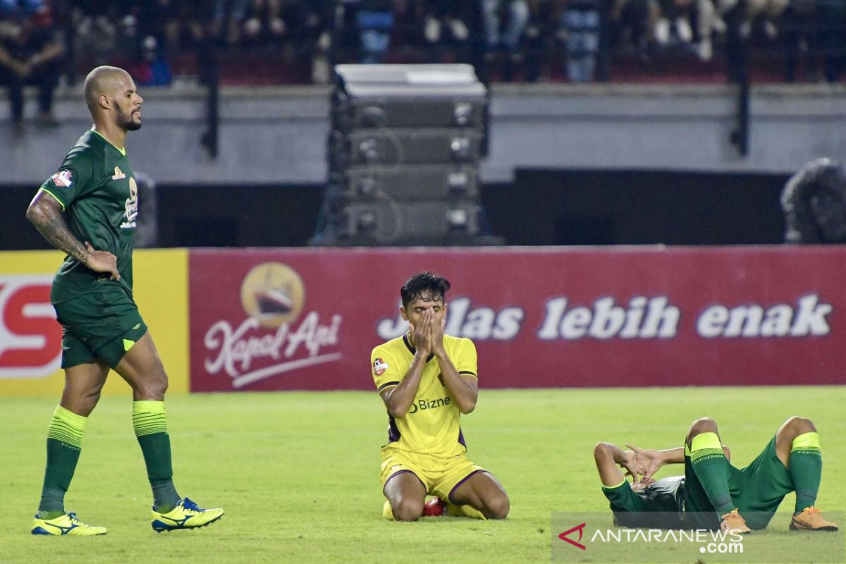 Aji Santoso sebut Persebaya kurang beruntung