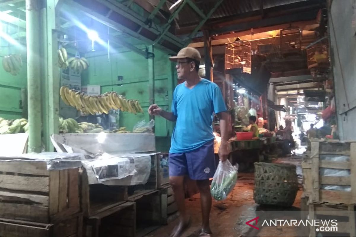 Pasar Cempaka Putih tutup tiga hari karena 41 pedagang positif corona