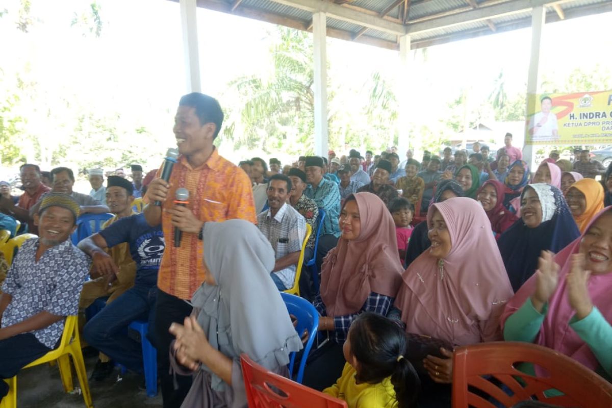 Video - Ketua DPRD Riau dilapori rendahnya harga sawit dan abrasi pantai. Ini reaksinya