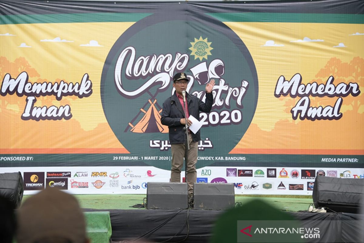 Ridwan Kamil gandeng santri menanam 50 juta bibit pohon