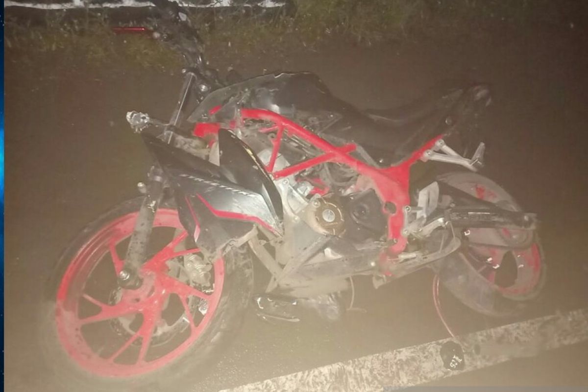 Hantam truk pengangkut pasir, pengendara sepeda motor tewas ditempat