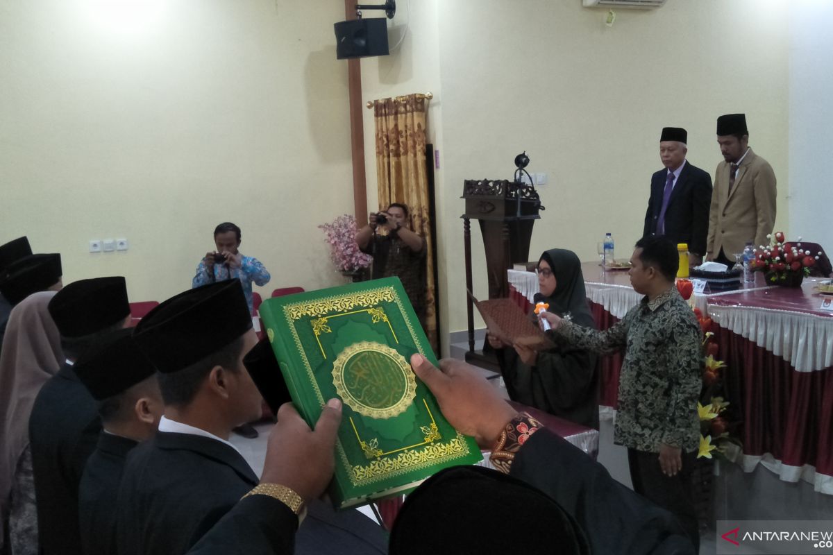 KPU Pariaman lantik 20 anggota PPK sukseskan Pilkada Sumbar