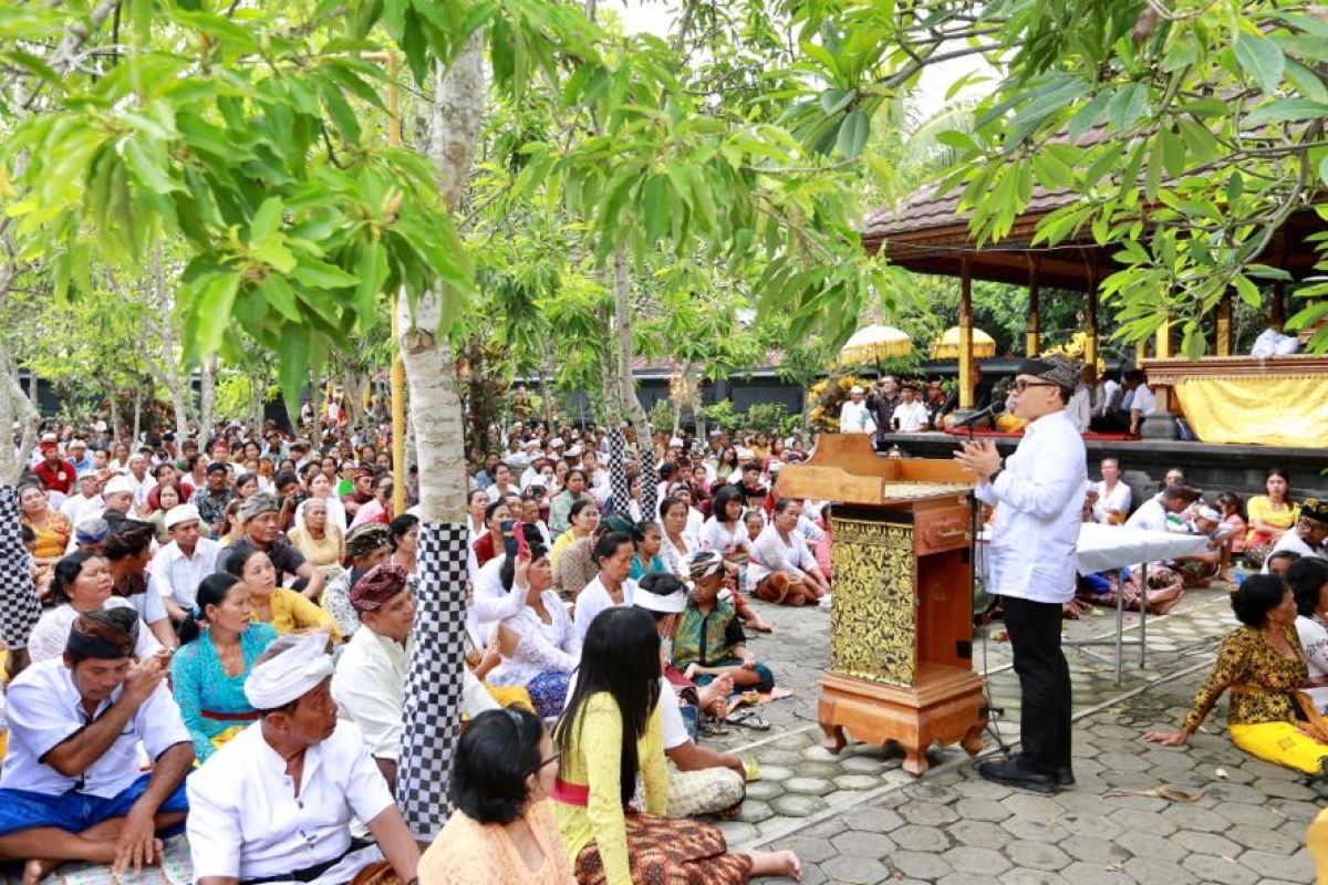 Bupati Anas dan Wabup hadiri peringatan Hari Raya Kuningan di Banyuwangi