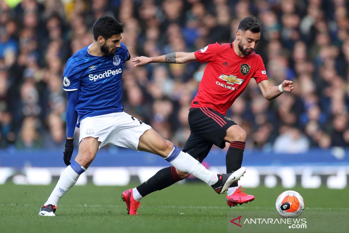 VAR selamatkan MU dari kekalahan di markas Everton