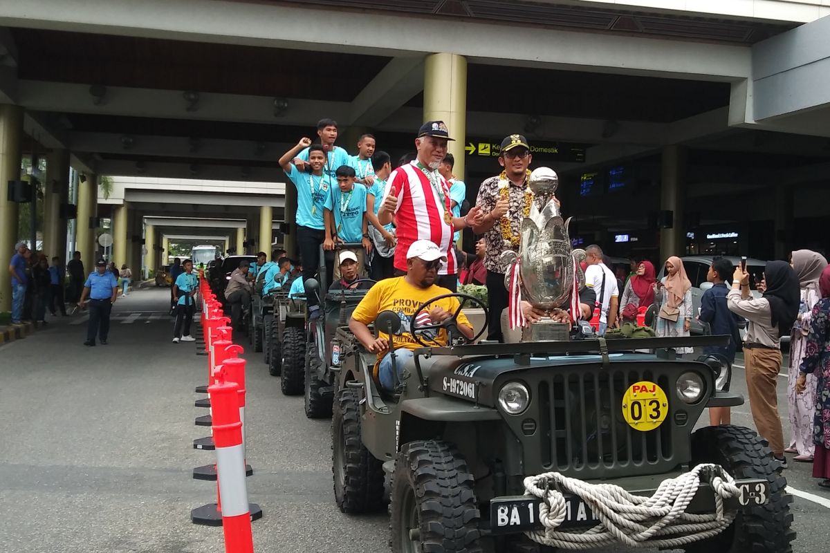 Raih juara Piala Soeratin PSP Padang U-15 diarak keliling kota