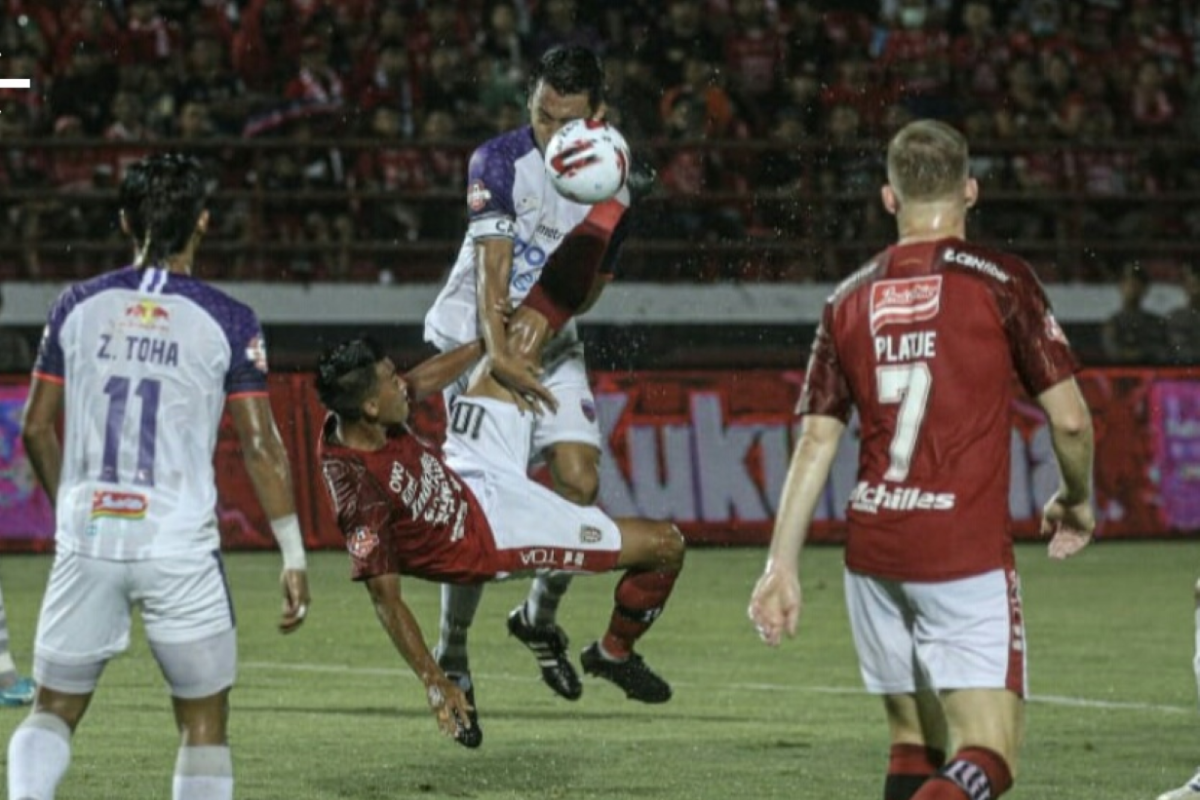 Laga Bali United melawan Persita Tangerang berakhir imbang tanpa gol