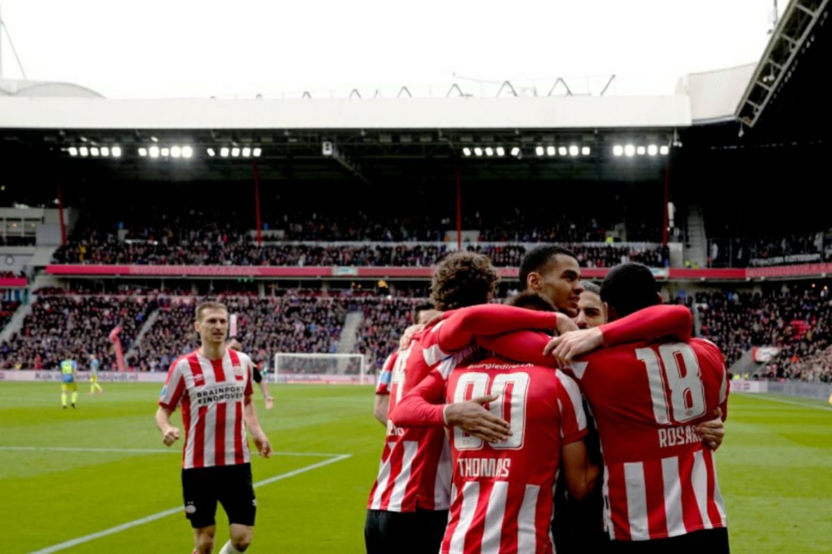 PSV main imbang kontra Feyenoord 1-1