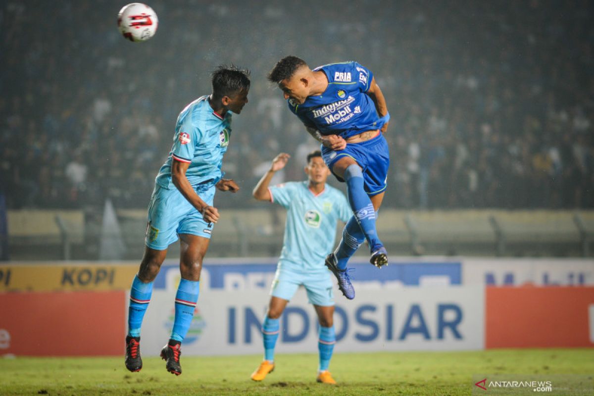 Persib Bandung taklukkan Persela lewat tiga gol dua penyerang anyar