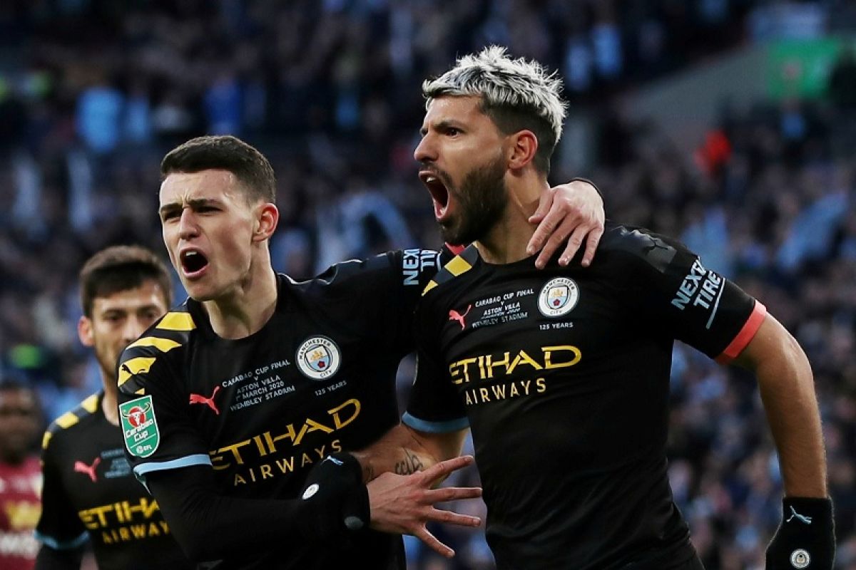 Manchester City juarai Piala Liga triruntun usai atasi Aston Villa 2-1