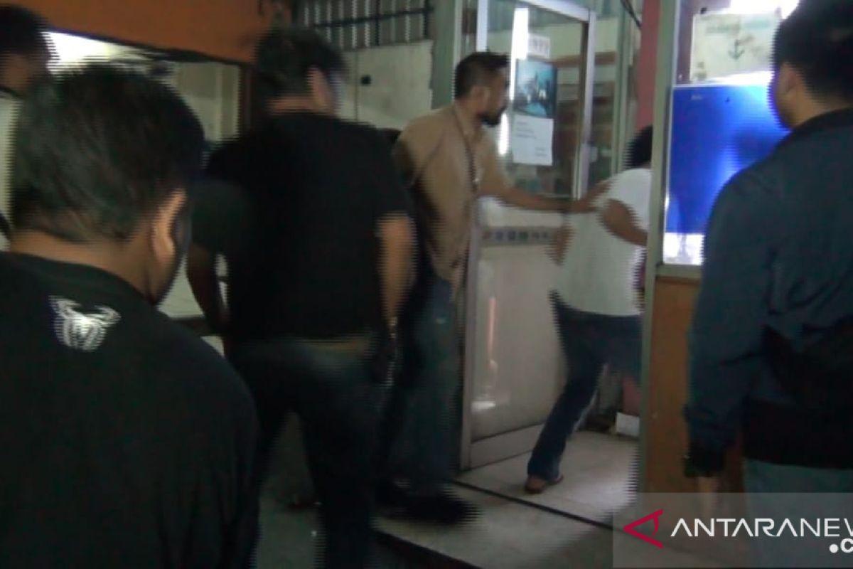 Polisi lumpuhkan tiga pembobol ATM