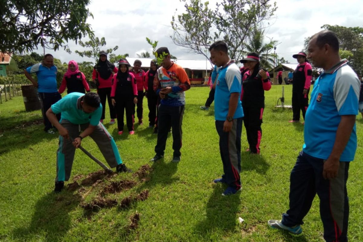 Polsek Unurumguay Jayapura lakukan program penghijauan