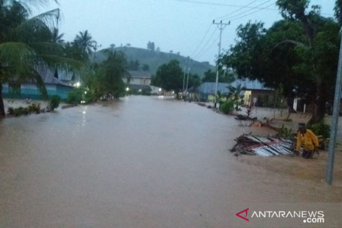 Ratusan rumah terendam banjir di Gorontalo