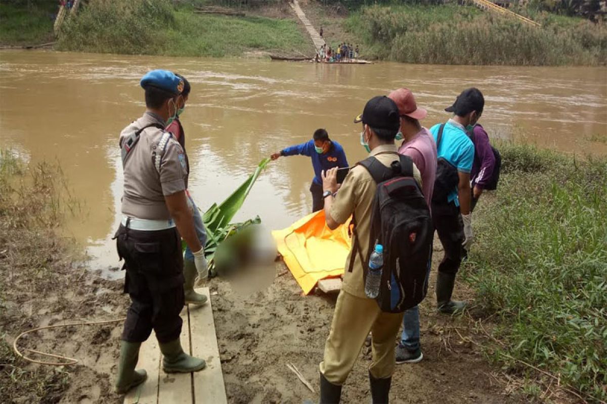 Warga Muara Wakat temukan mayat tak dikenal di Sungai Teweh