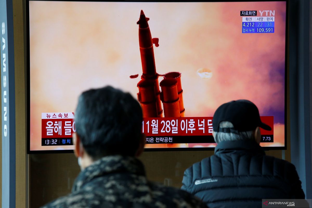 Korsel: Korea Utara tembakkan tiga rudal ke perairan