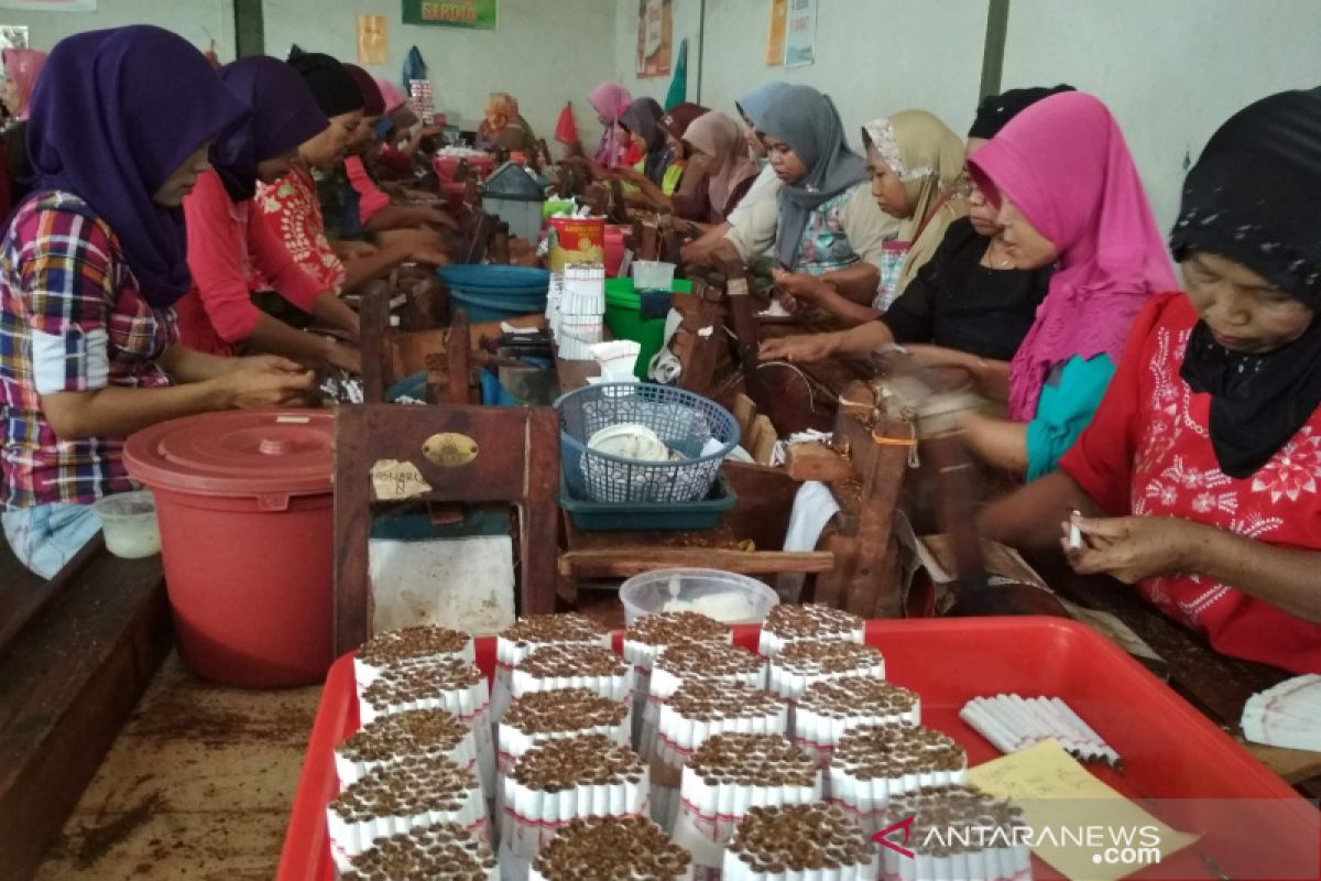 Tim pemantau upah di Kudus temukan perusahaan belum patuhi UMK