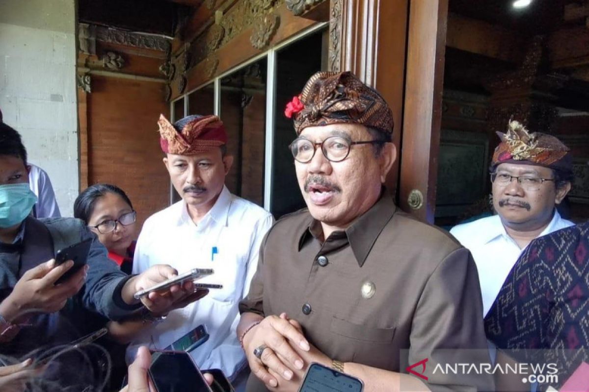 Wagub Bali minta deteksi kesehatan wisatawan di bandara dilakukan terbuka (video)