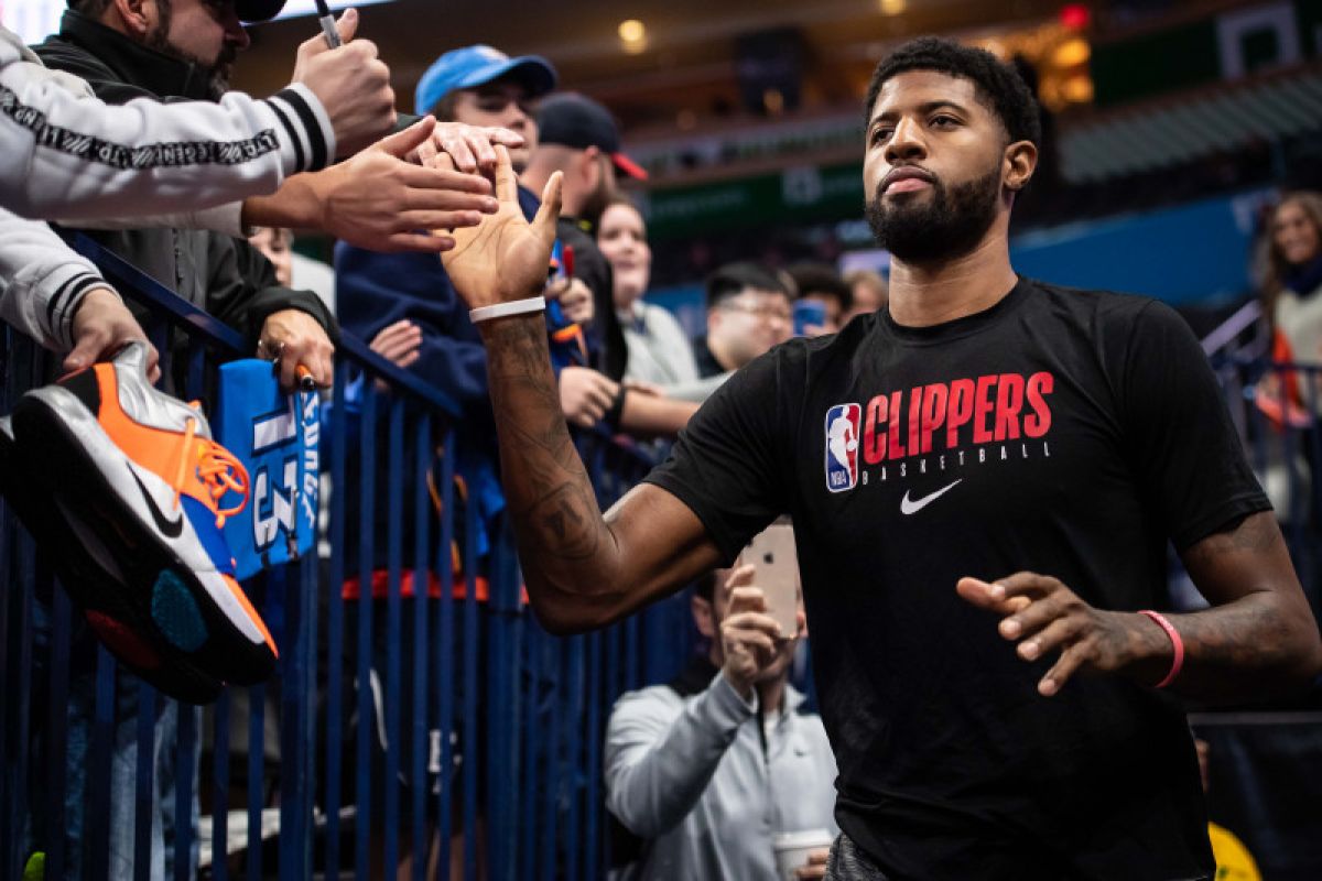 Fans NBA dilarang 'high-five' dengan pemain