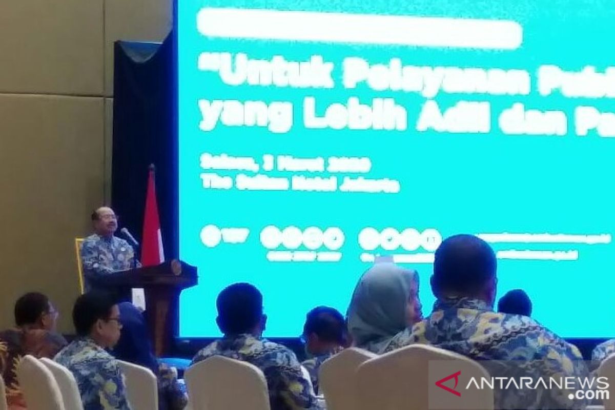 Pemerintah harus terbuka beri informasi soal corona