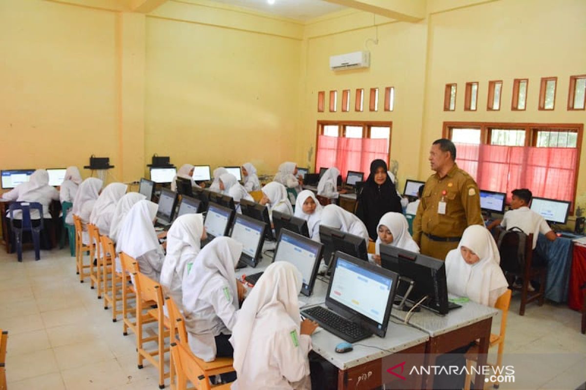 4.368 siswa SMP se-Aceh Timur ikut simulasi UNBK