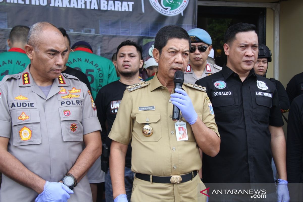 Wali Kota Jakbar sarankan pemohon layanan PTSP gunakan akses daring