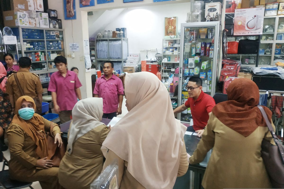 Dinkes Makassar sidak penjualan masker