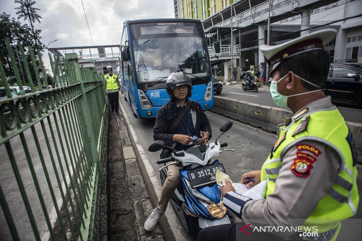 Polisi wacanakan hapus kendaraan dari regident dan larang lewat di jalan raya jika menunggak pajak