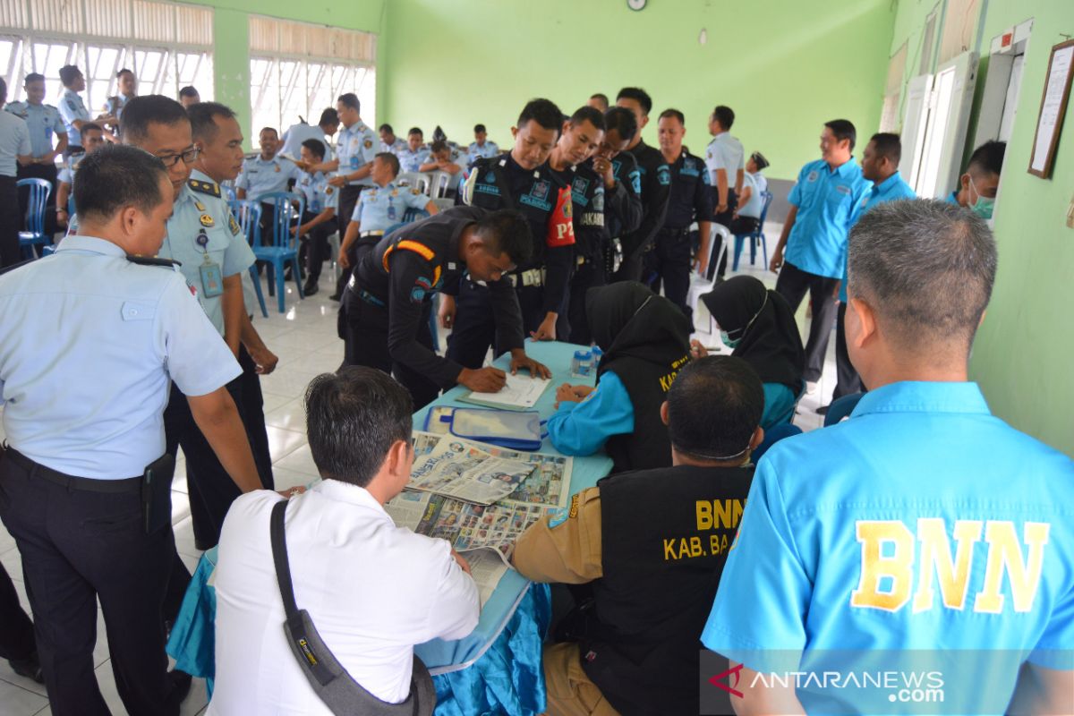 BNNK Bangka tes urine WBP narkoba di Lapas Sungailiat