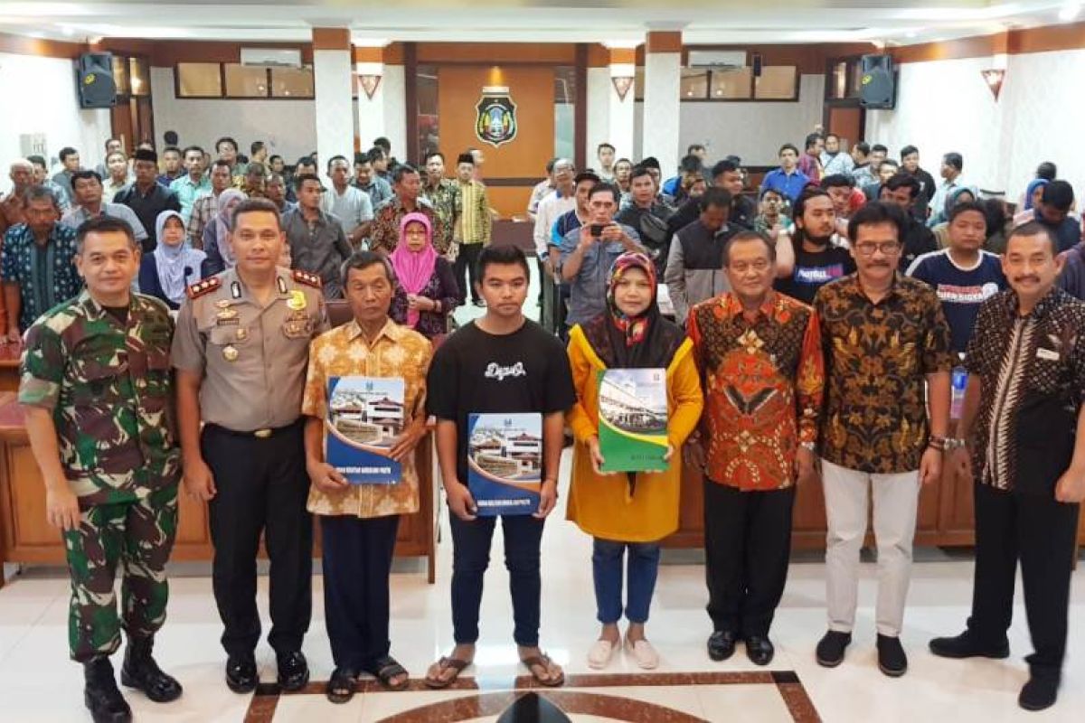 Warga Blitar terdampak kerusuhan suporter peroleh bantuan Pemprov Jatim