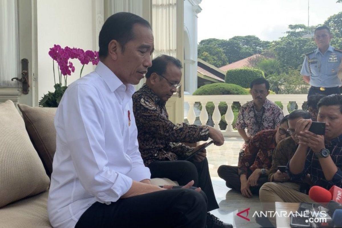 Presiden Joko Widodo perintahkan Polri tindak tegas penimbun masker