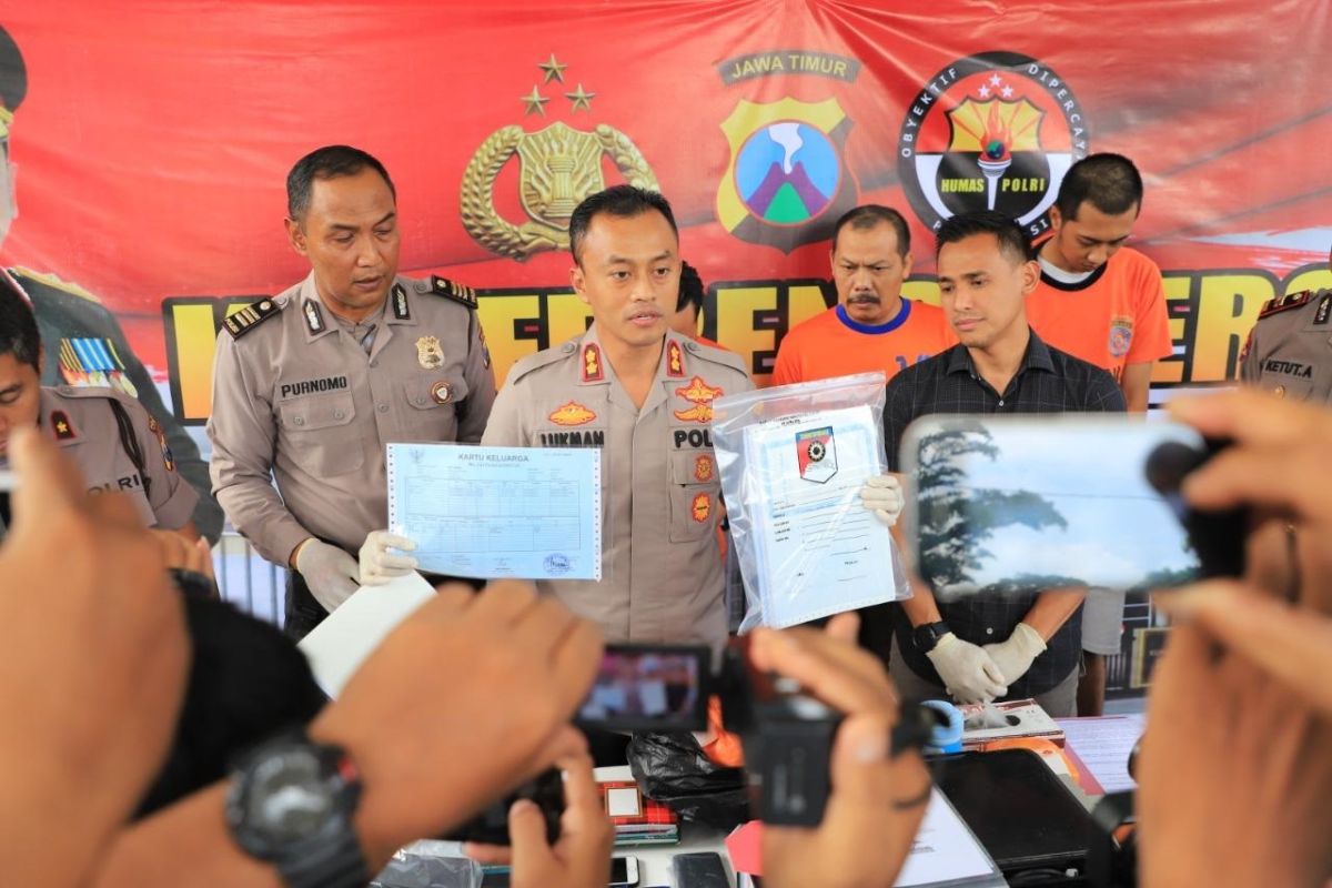 Polisi Kediri ungkap pemalsuan dokumen penerbitan paspor