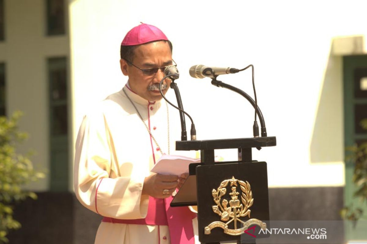 Uskup Semarang: Kegiatan massal selain ibadah gereja dibatasi