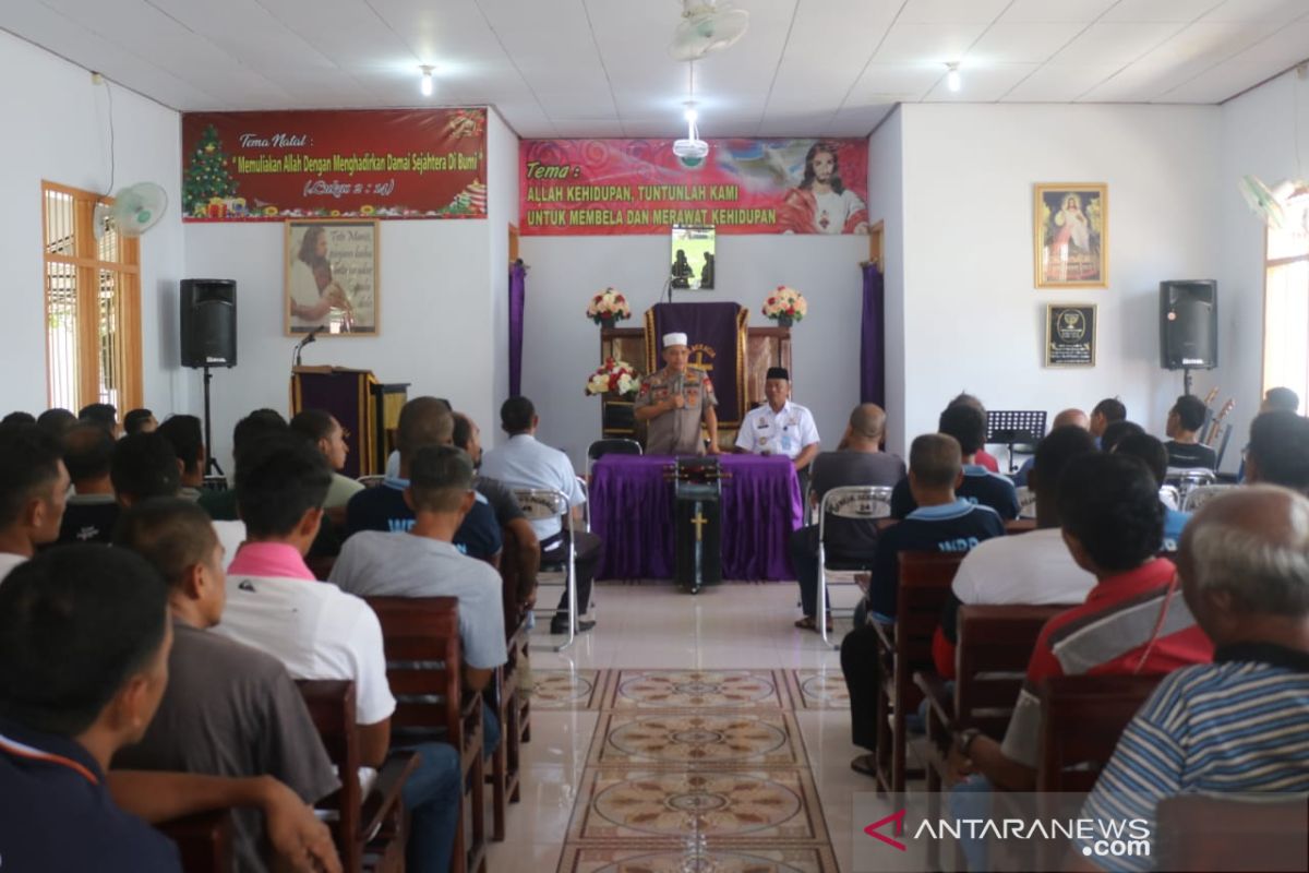 Kapolda Maluku ajak penghuni Lapas Ambon tingkatkan keimanan