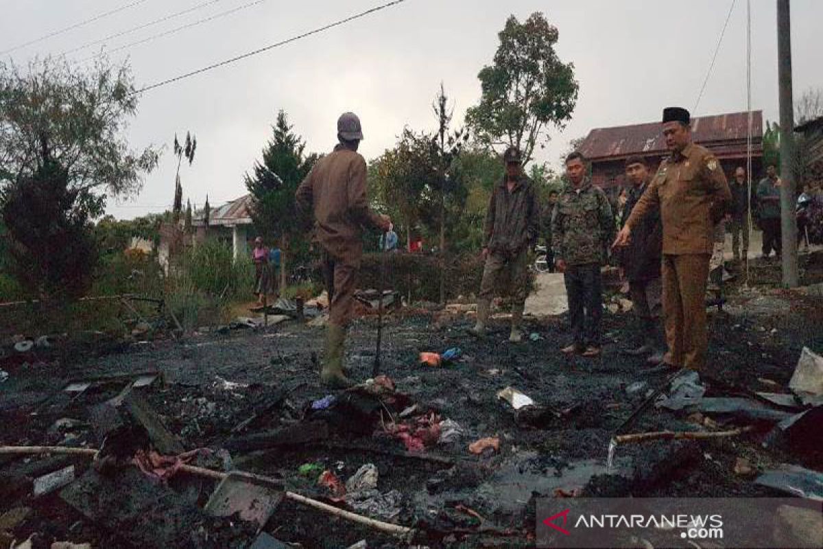 Pemkab Aceh Tengah salurkan bantuan korban kebakaran