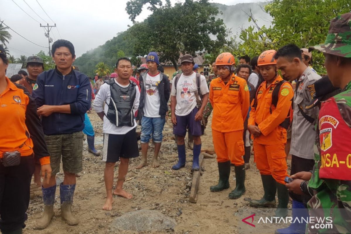 Basarnas kerahkan personil evakuasi korban banjir bandang di Poso
