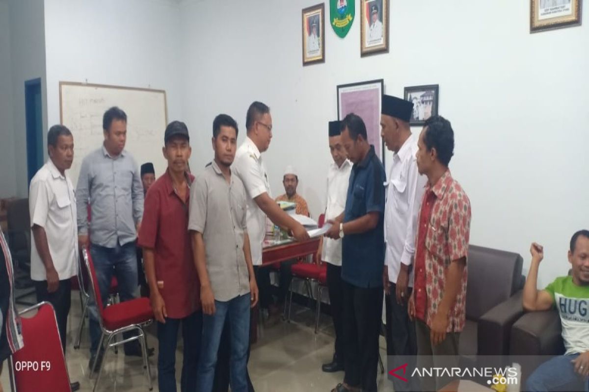 Pemberhentian Kades Simangambat menunggu SK Bupati