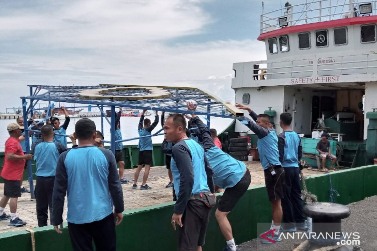 Tim selam Lantamal VI mulai turunkan modul Garuda Di Lautku di Pulau Kodingareng