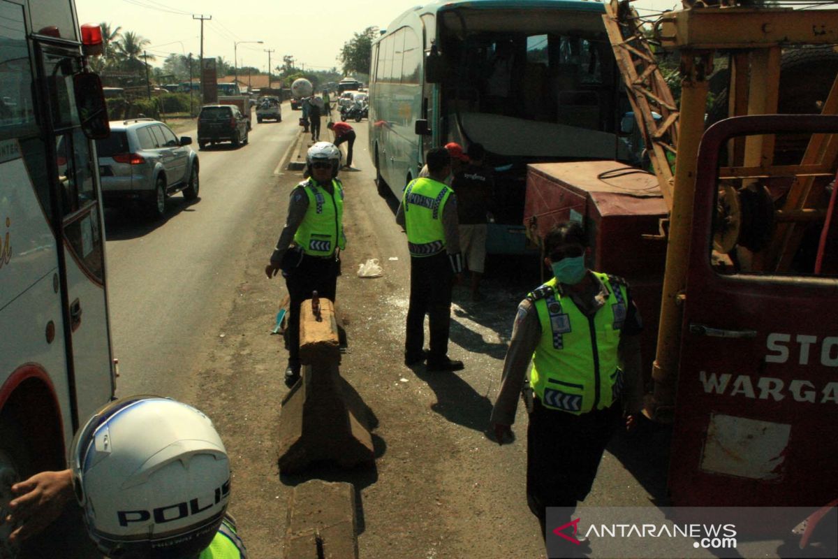 Tabrakan beruntun di Tol Cipali akibatkan dua orang meninggal