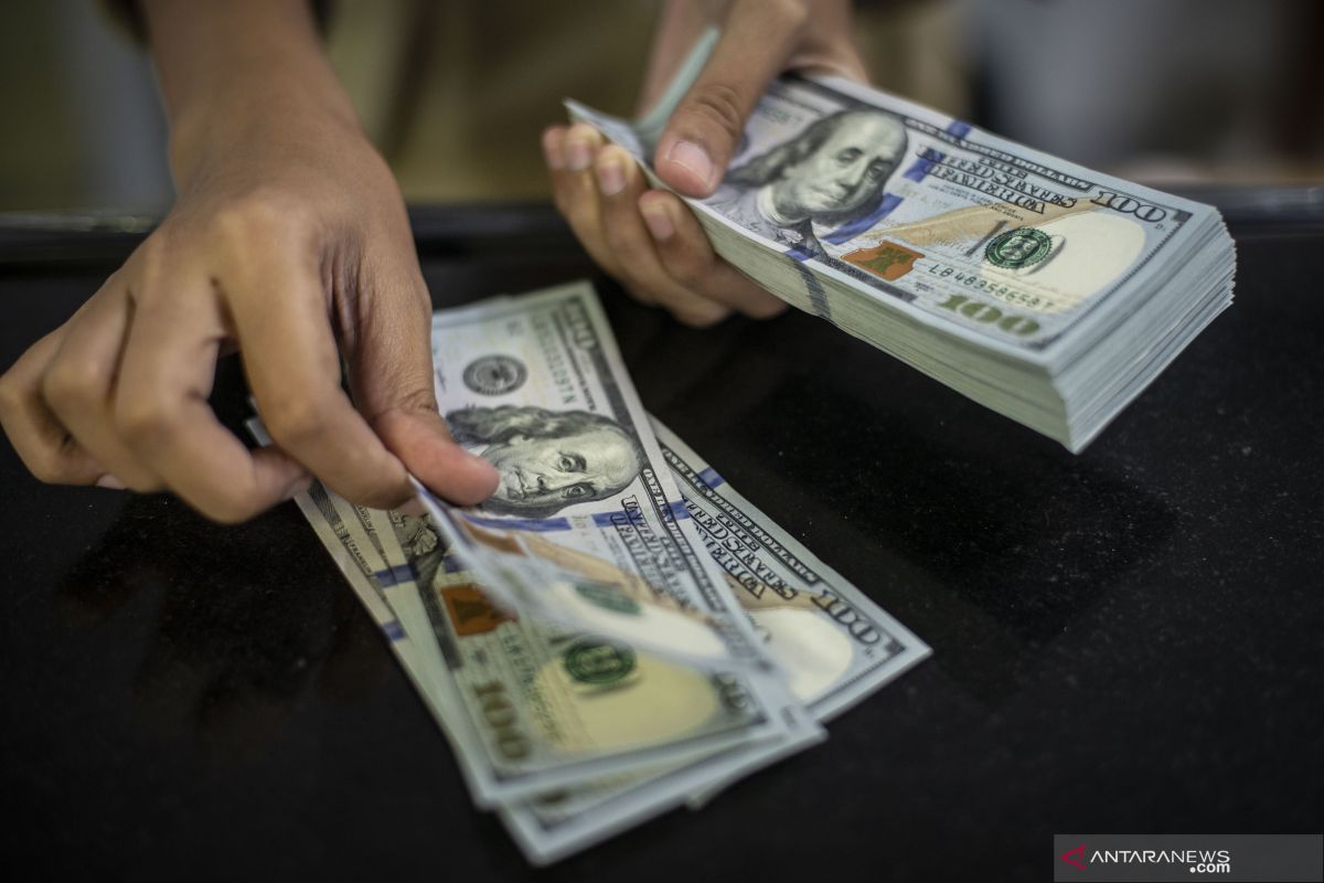 Dolar menguat didukung pembukaan kembali beberapa negara bagian AS