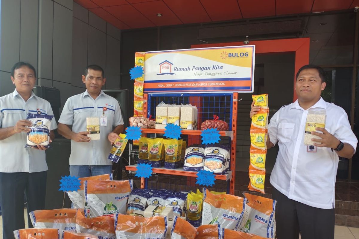 Bulog NTT bersama sejumlah elemen gelar pasar murah