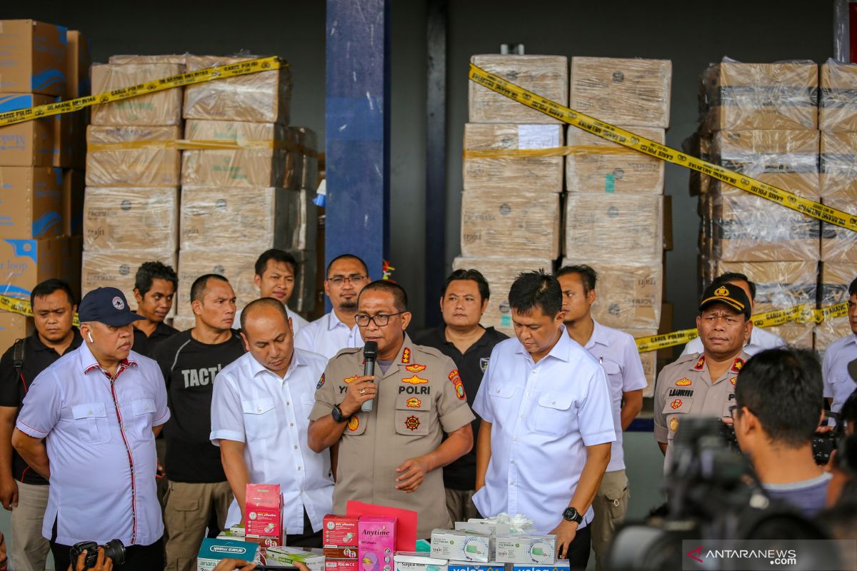 Kemarin, penimbunan masker diungkap hingga KKB ingin gagalkan PON