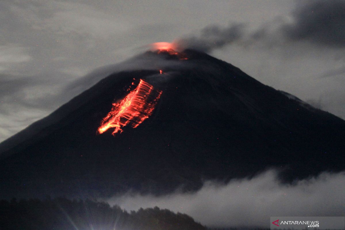 Aktivitas Gunung Semeru meningkat, masyarakat diimbau tetap tenang