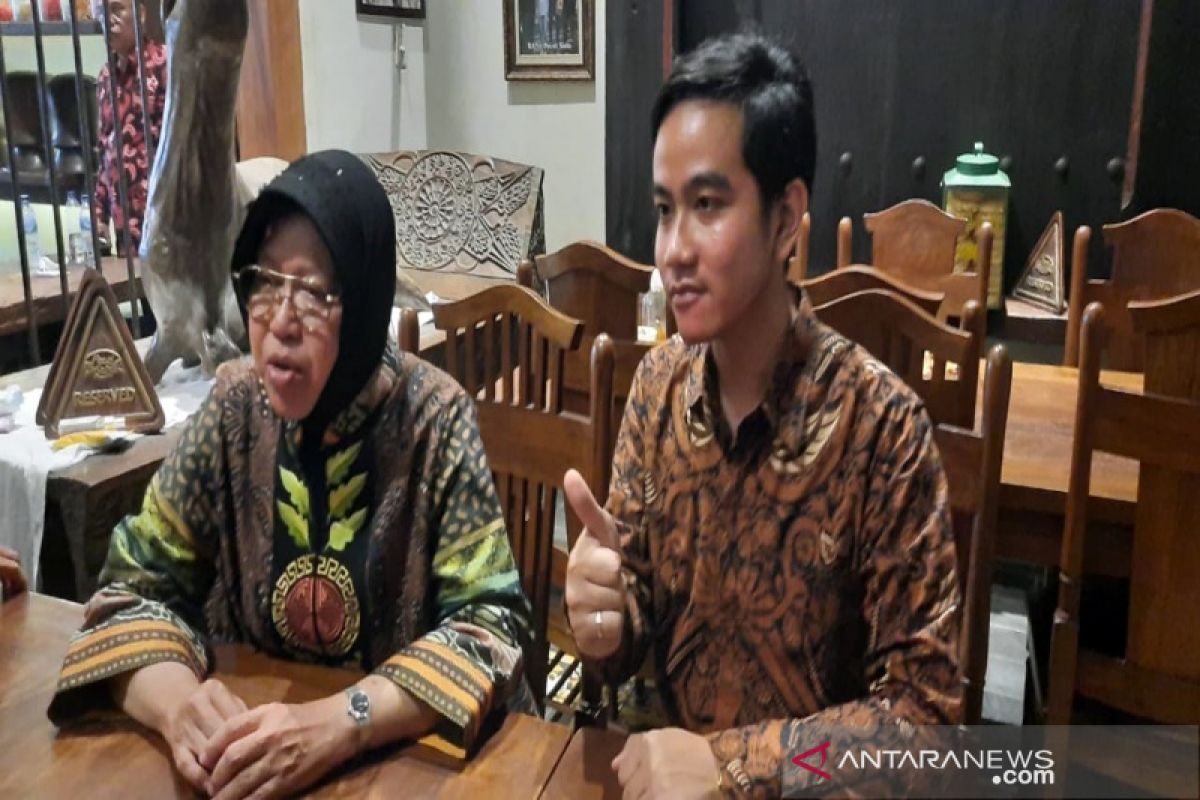 Gibran ikuti kuliah kilat dari Risma