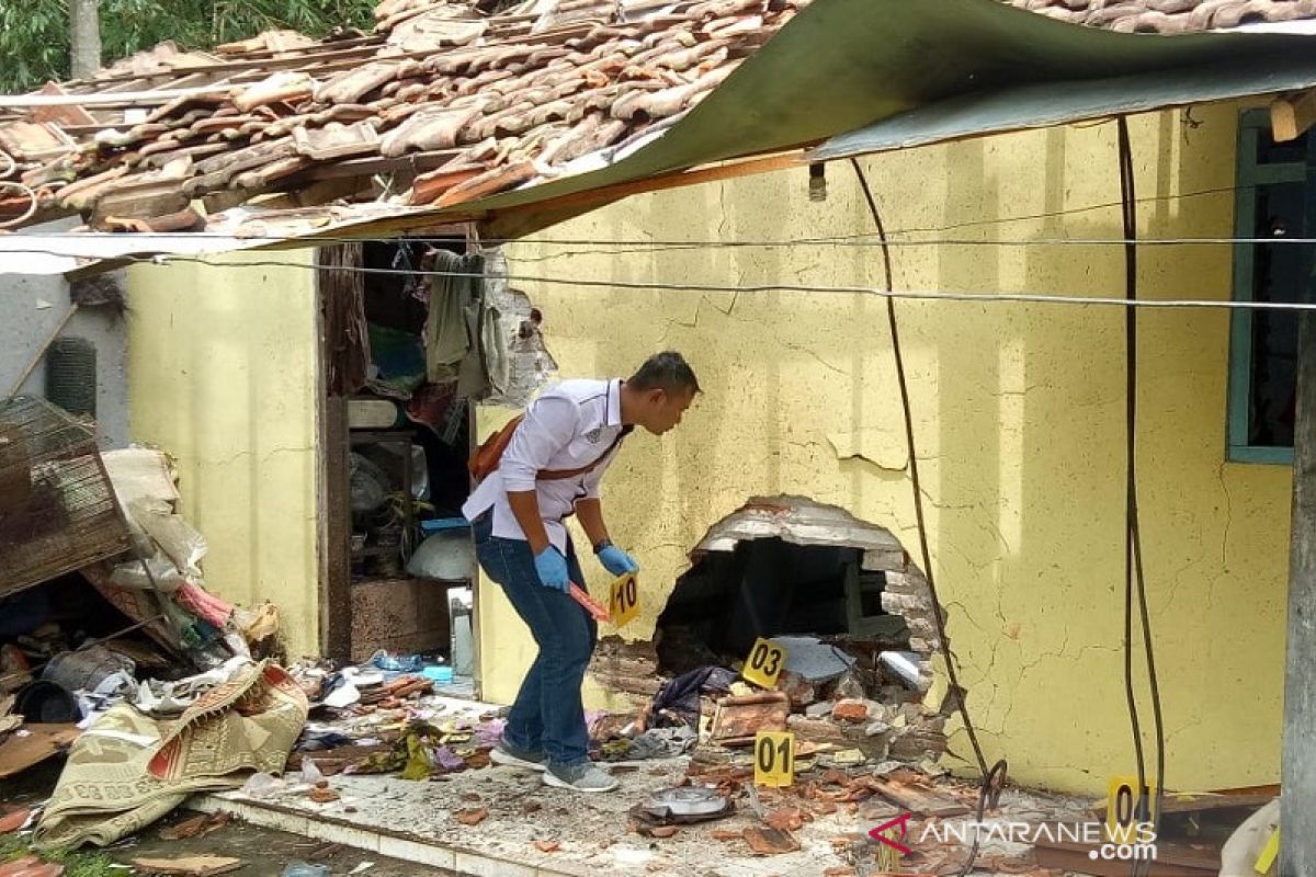 Seorang warga terluka akibat ledakan tabung uap untuk setrika di Kudus